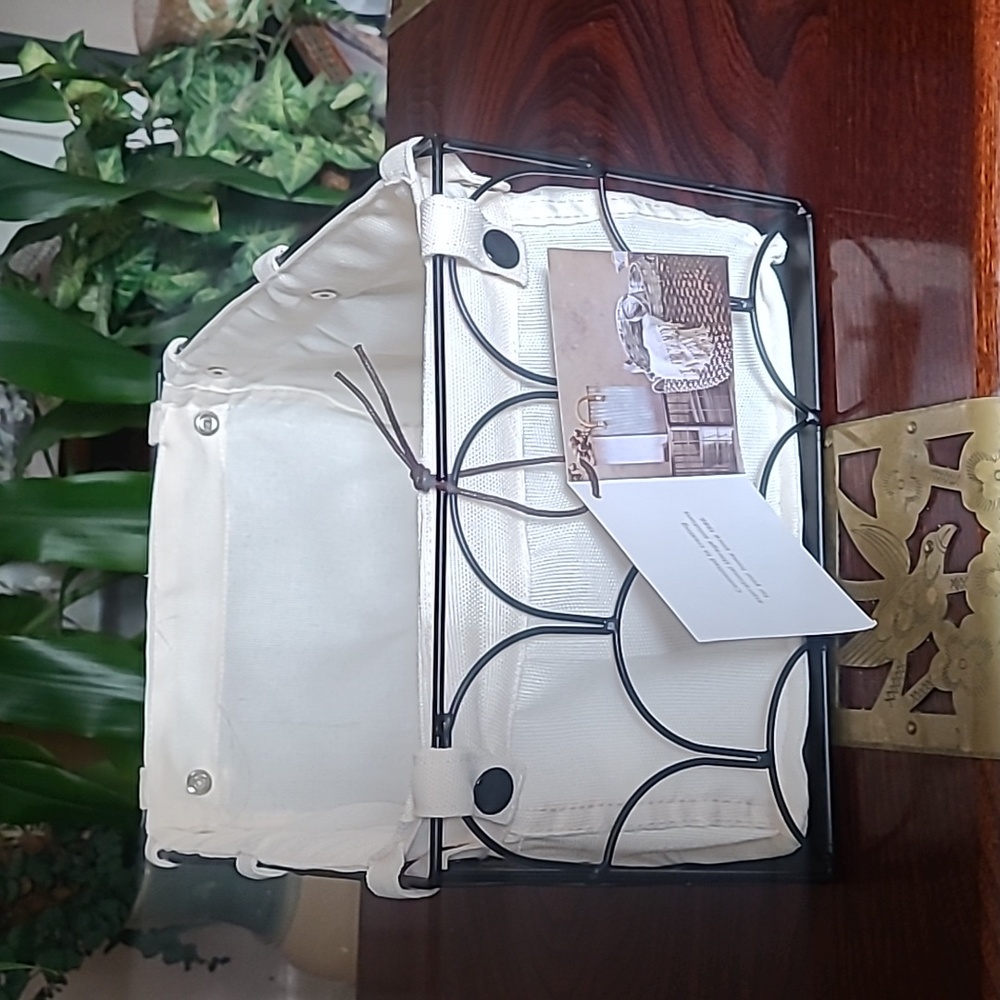 *Scalloped Wire Storage Basket